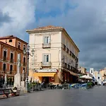 Italian Charm, Modern Elegance In Πίτσο