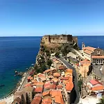 Italian Charm, Modern Elegance In Appartement Pizzo (Calabria)