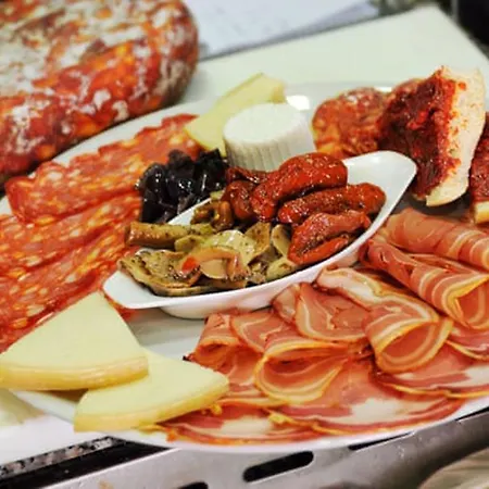 דירה Italian Charm, Modern Elegance In פיצו