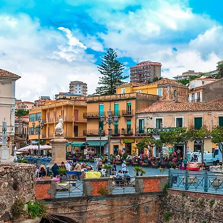 Italian Charm, Modern Elegance In Apartment *