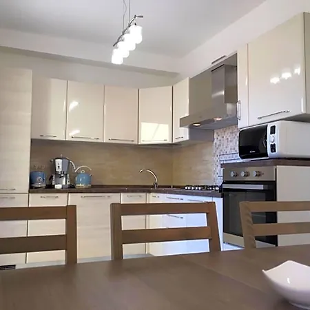 Italian Charm, Modern Elegance In Apartment Pizzo (Calabria)