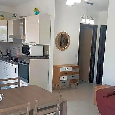 Italian Charm, Modern Elegance In Apartamento *