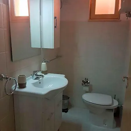 Italian Charm, Modern Elegance In דירה *